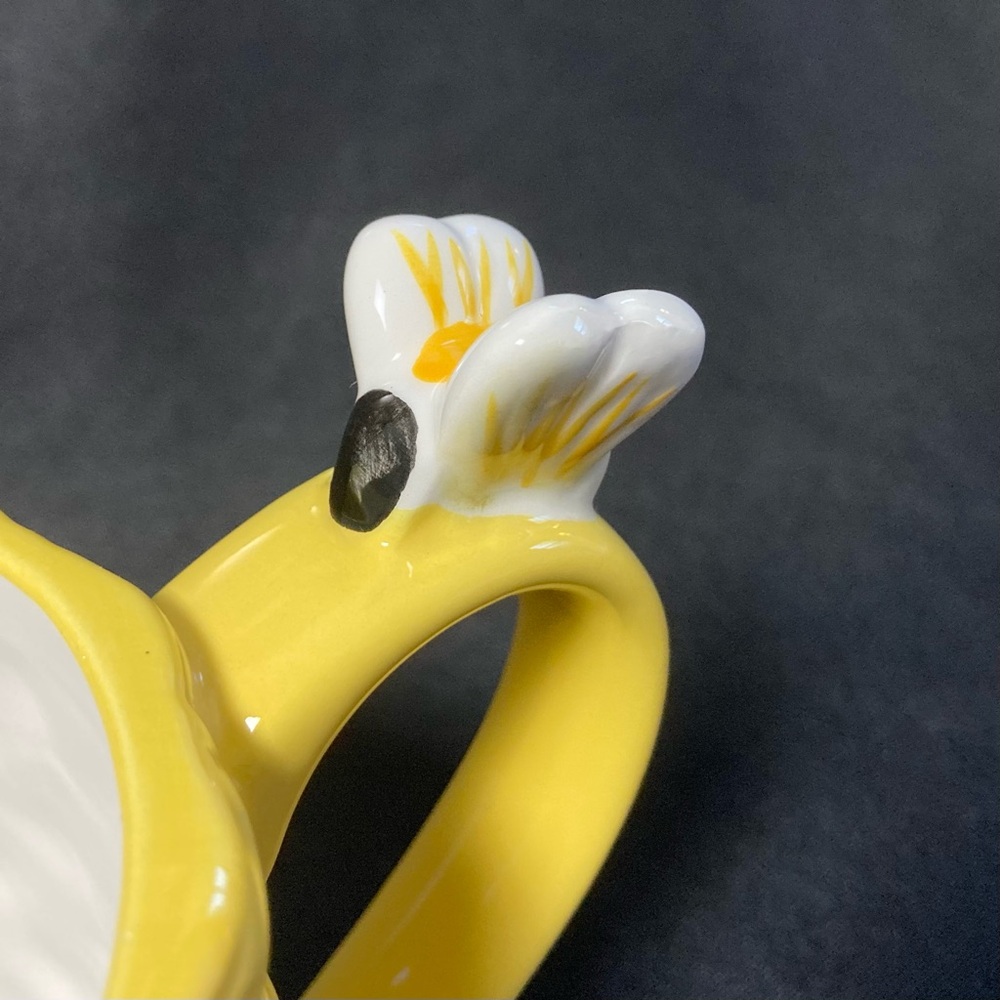 ⭐️ Vintage Bumblebee Nest Wicker Honey Comb 16 oz Ceramic Mug - Picture 8 of 14